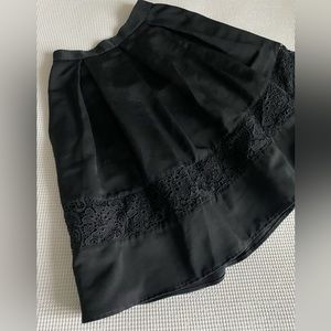 EXPRESS Pleated Skirt with Lace Size 4